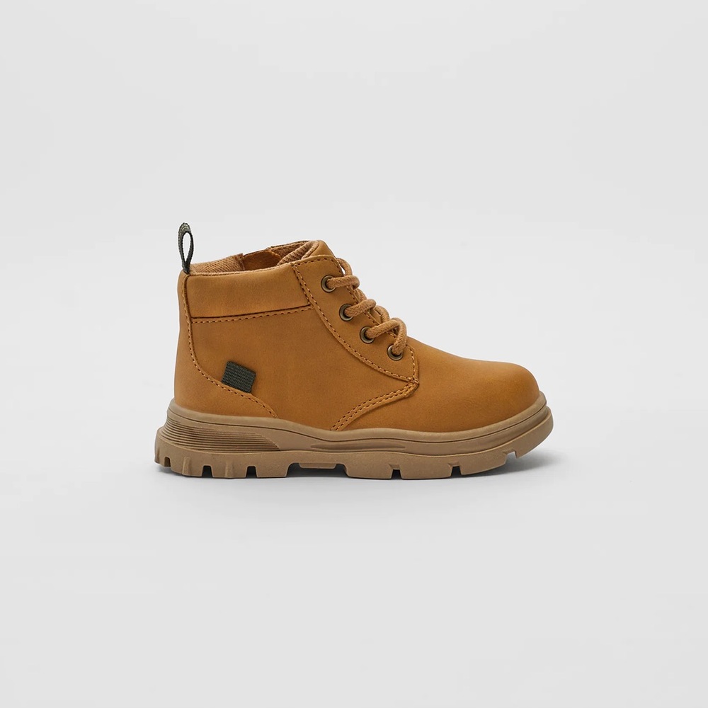 Zara Kids Lug Sole Boots. Size 7.5 but fits more like a 7